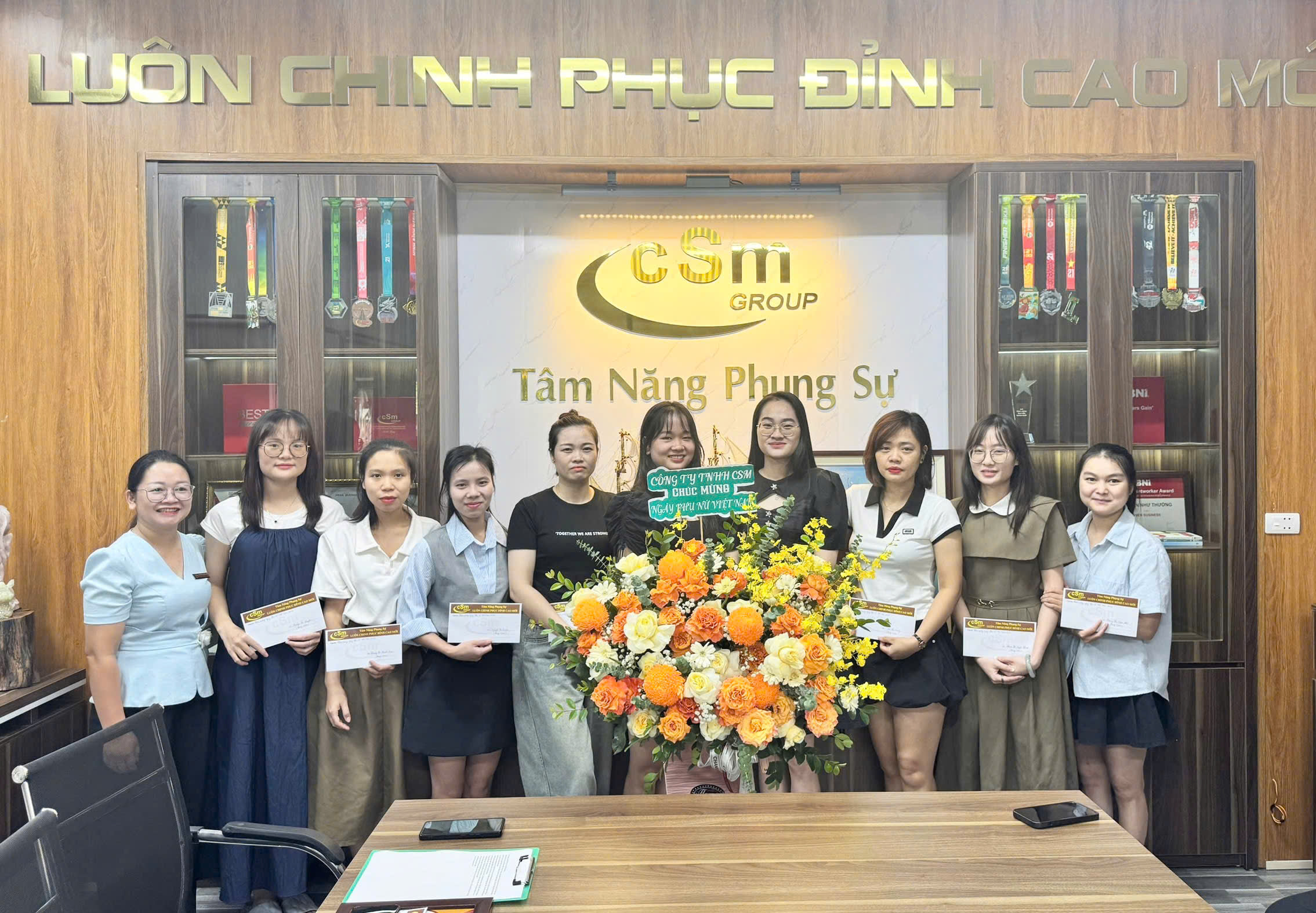  CSM VINH DANH NHÂN VIÊN XUẤT SẮC THÁNG 9 & CHÀO MỪNG NGÀY PHỤ NỮ VIỆT NAM 20/10 